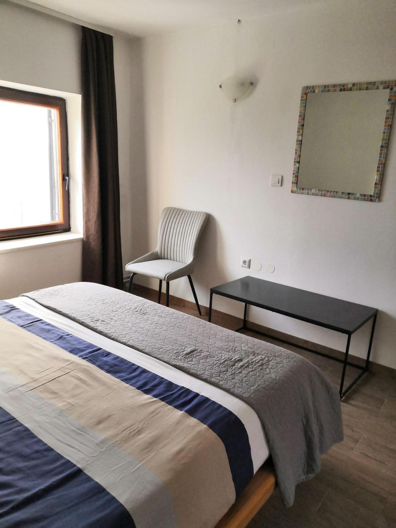 Rosemarin Apartment โคเปร์ ภายนอก รูปภาพ